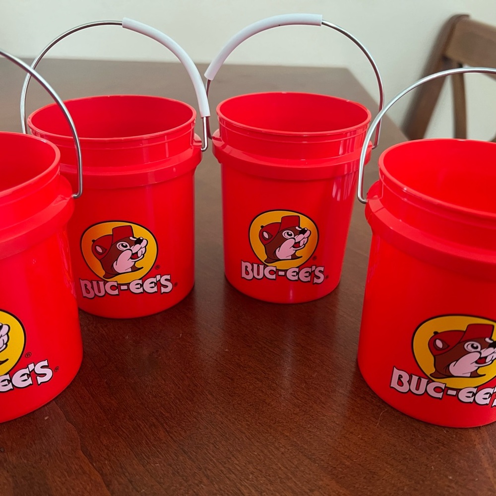 Mini red Buc-ee’s buckets. Set of 4